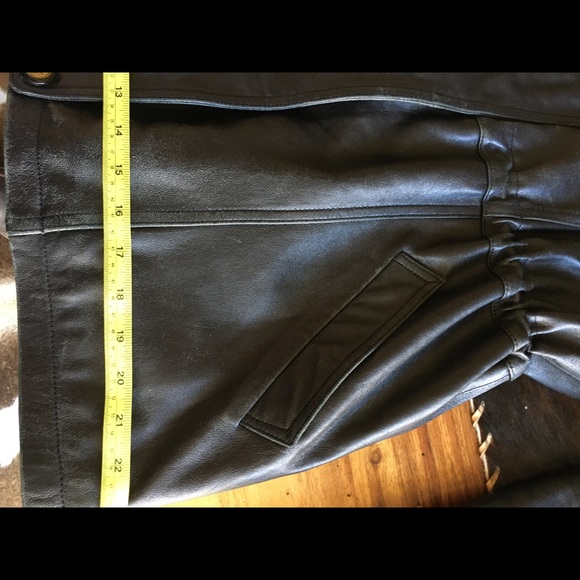 Leather winter coat with hood trimmed with real fur - Picture 11 of 11